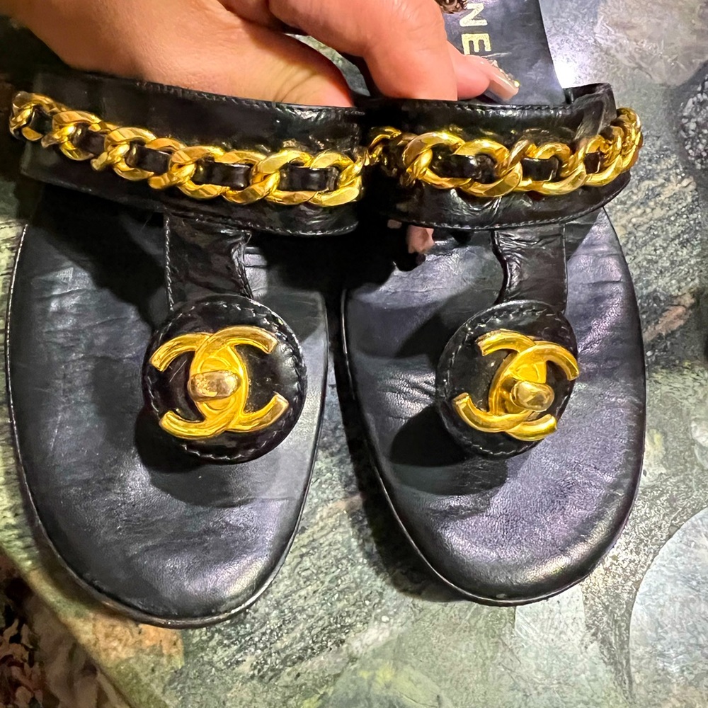 Beautiful Chanel vintage sandal.  no box